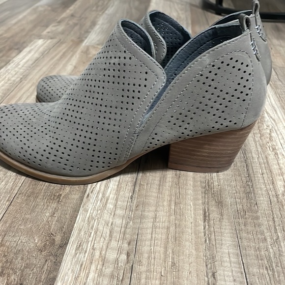 Bauhaus Grey Ankle Booties size 8 - Picture 3 of 5